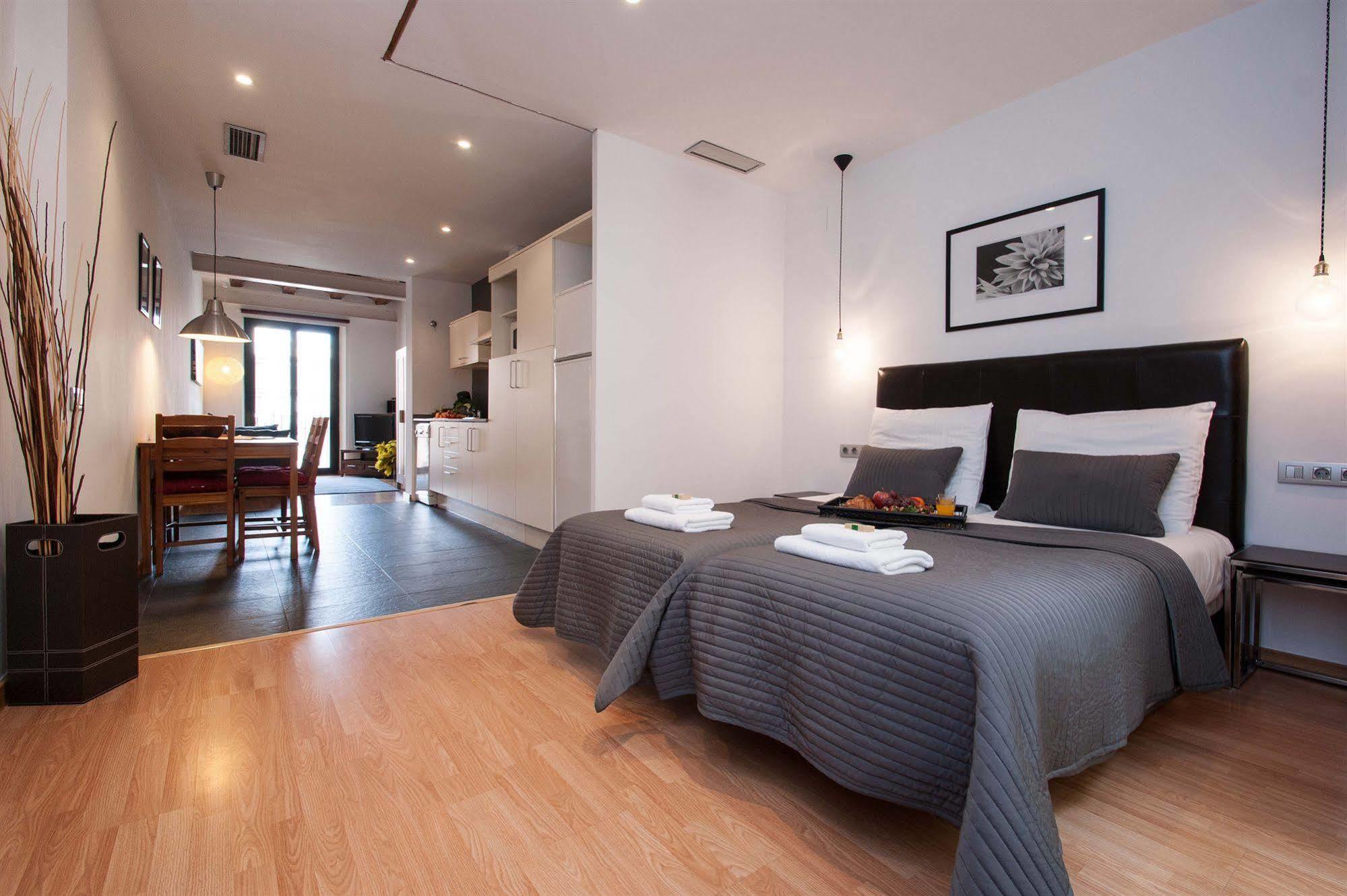 Short Stay Group Liceu Serviced Apartments Barcelona Zewnętrze zdjęcie